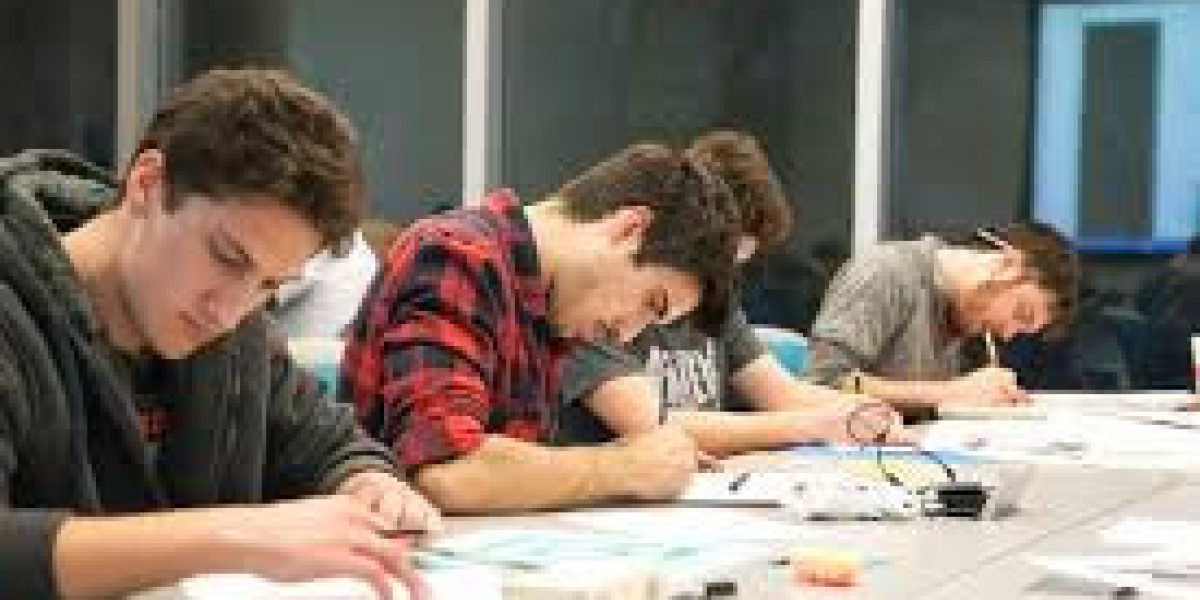 What Makes Assignment Help in London Essential for University Students ?