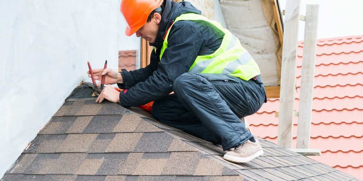 How to Respond Quickly to a Sudden Roof Leak
